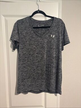 Under Armour Women’s Gray Marled V-Neck Performance Tee